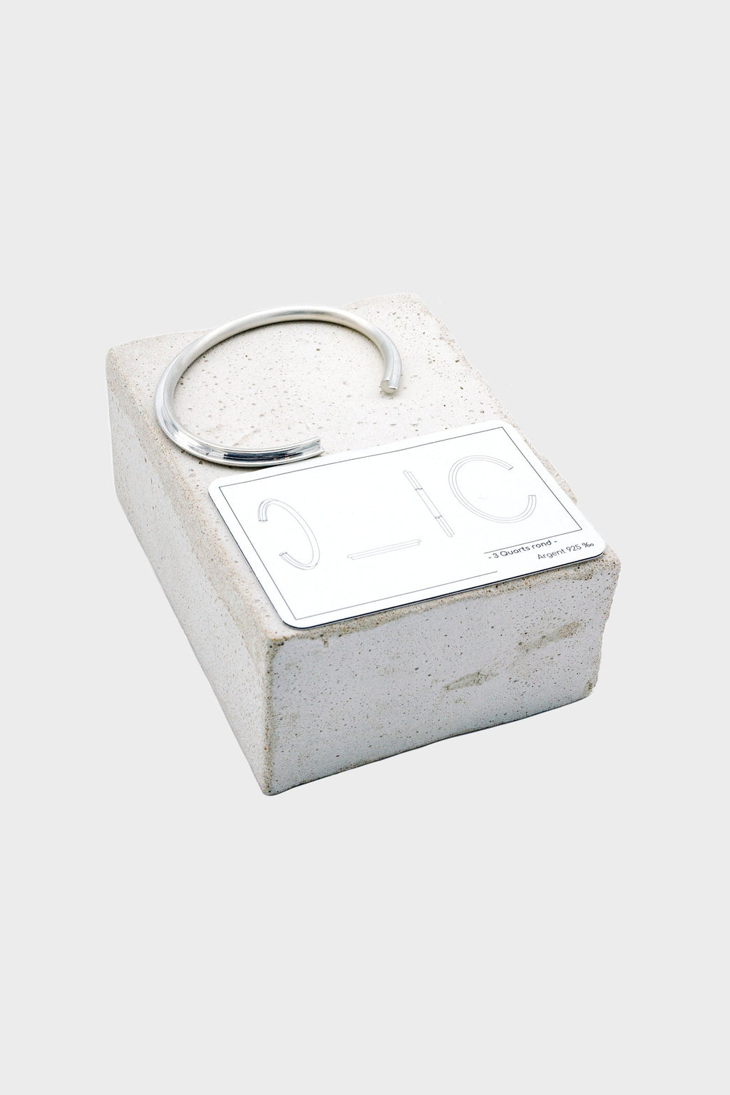 The 3/4 Round Bracelet